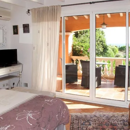 Сasa de vacaciones Saint-peire-sur-mer Sleeps 8 Pool Air Con Saint-Peïre-sur-Mer