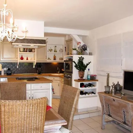 Saint-peire-sur-mer Sleeps 8 Pool Air Con 펜션